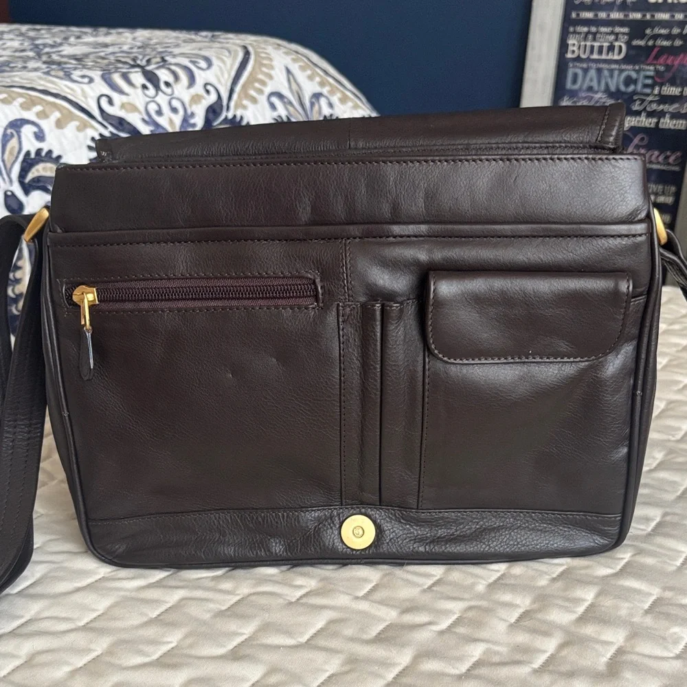 ILI New York Toronto Dark Brown Genuine Leather Messenger Bag